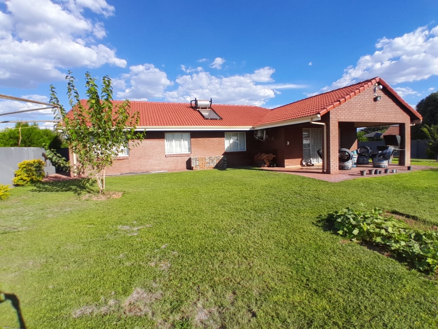 4 Bedroom Property for Sale in Kathu Northern Cape